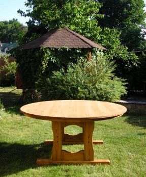 Большой садовый стол