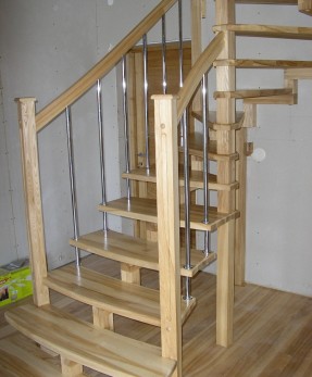 Лестница с прямыми столбами
